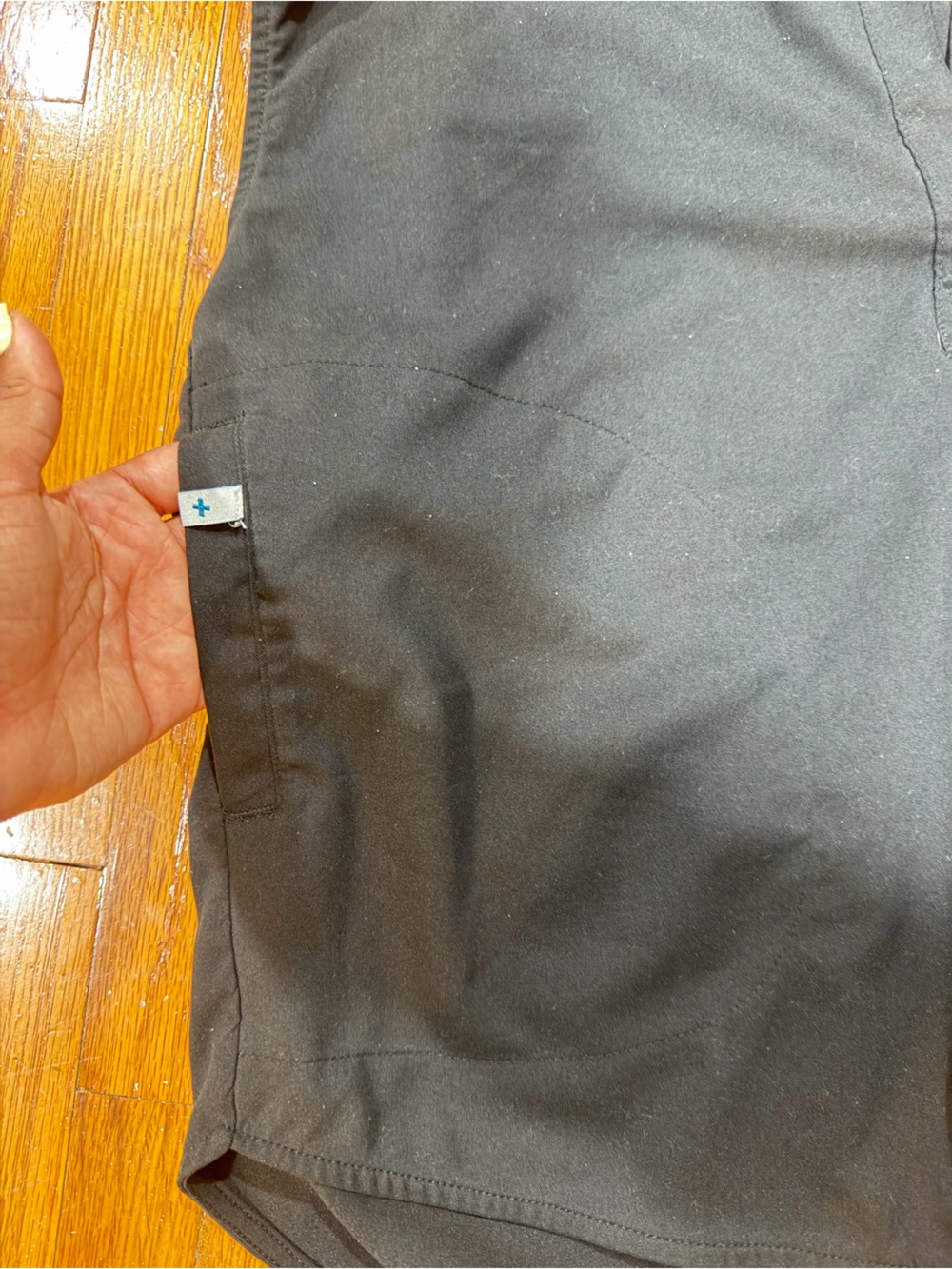 Black woman’s Scrub top - Picture 2 of 4